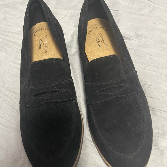 Clark’s black suede loafers size 7.5 - Picture 2 of 5
